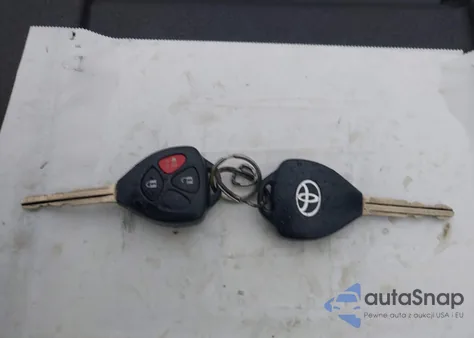 2010 Toyota Matrix z USA, uszkodzony, nr VIN 2T1LE4EE7AC014320